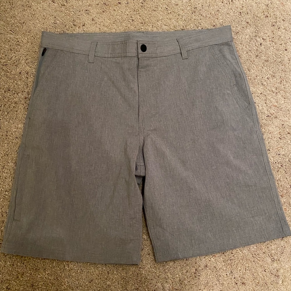 G.H. Bass & Co men’s shorts